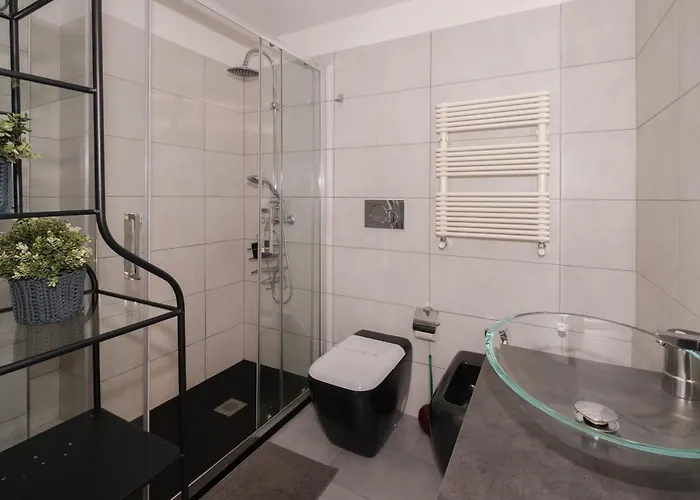 Konukevi Cconforthotels Cavour 3*