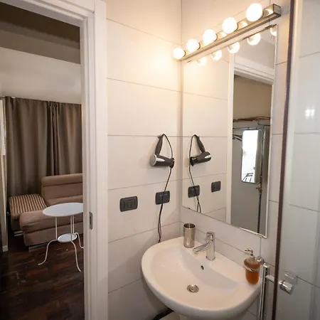 Cconforthotels Appartamento Cavour Πανσιόν