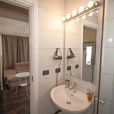 Cconforthotels Cavour Bari