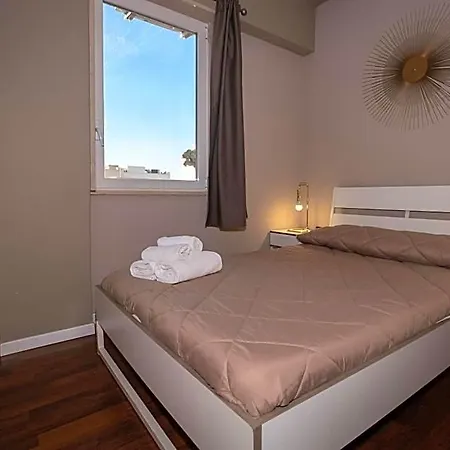 Cconforthotels Cavour 3* Барі